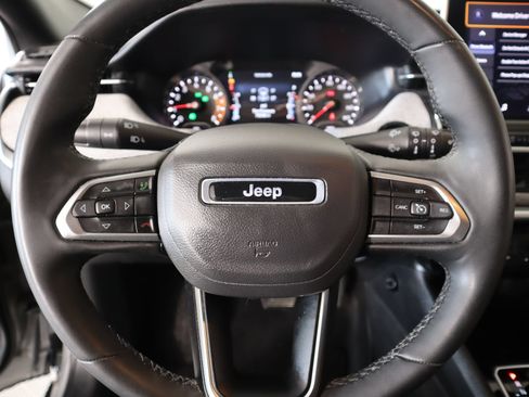 Used 2024 Jeep Compass Latitude AWD/4WD image 3
