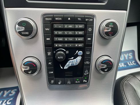 Used 2018 Volvo V60 T5 Cross Country w/ Convenience Package image 13