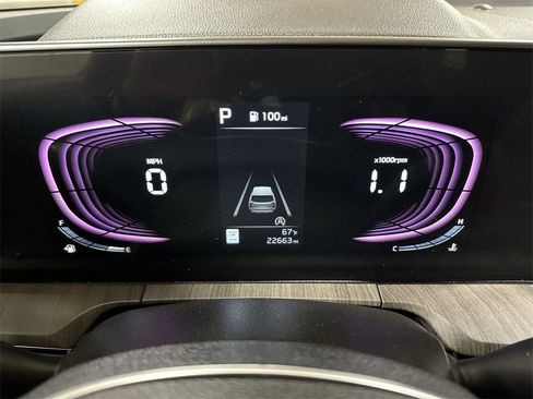 Used 2024 Kia Telluride EX w/ EX Captain's Chair Package image 11