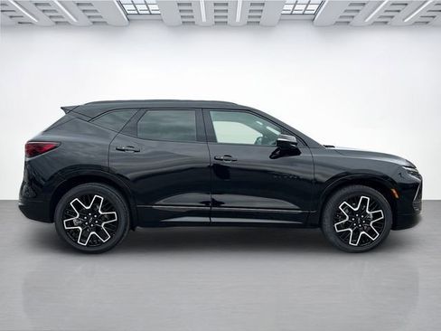 Used 2023 Chevrolet Blazer RS w/ Driver Confidence II Package AWD/4WD image 3