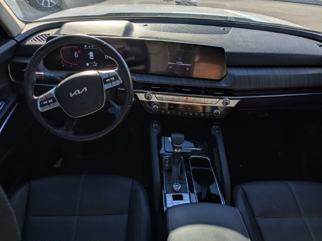 Certified 2025 Kia Telluride EX w/ EX Captain's Chair Package FWD image 16