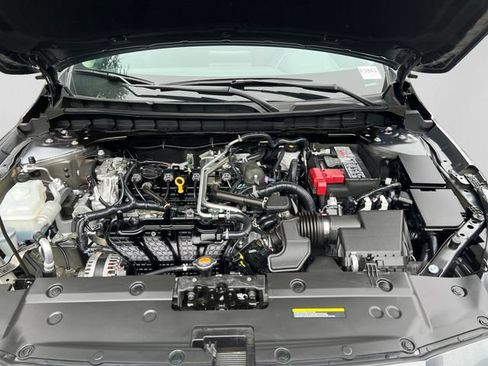 Used 2025 Nissan Altima 2.5 SV FWD image 19