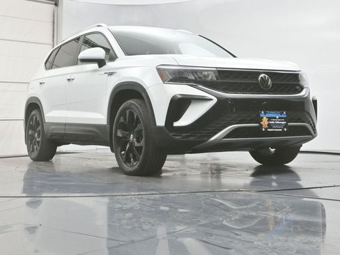 Used 2022 Volkswagen Taos SE AWD/4WD image 31