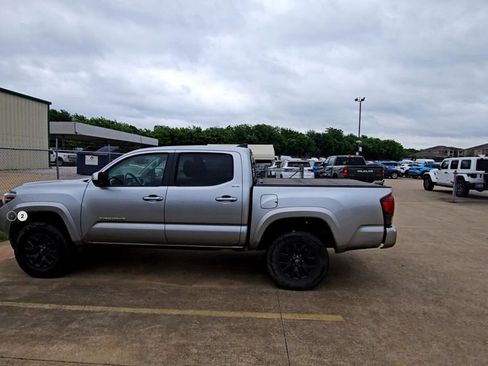 Used 2022 Toyota Tacoma SR5 RWD image 6