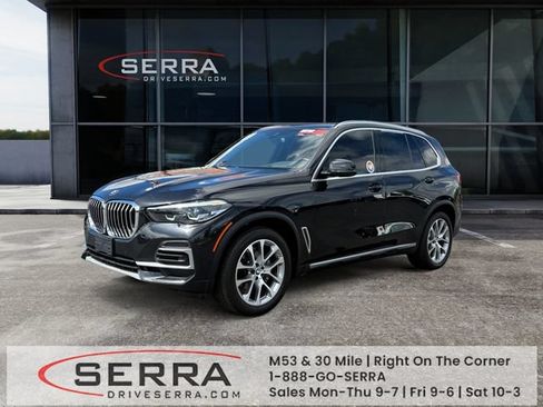 Used 2022 BMW X5 xDrive40i AWD/4WD image 1