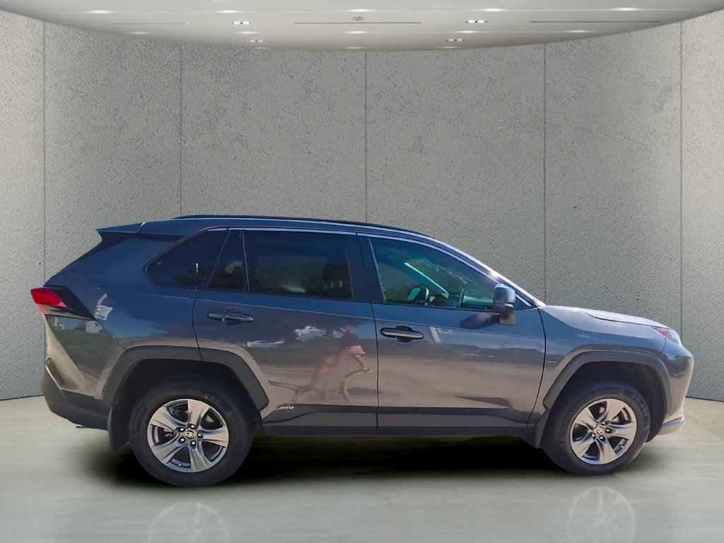 Used 2024 Toyota RAV4 LE AWD/4WD image 36