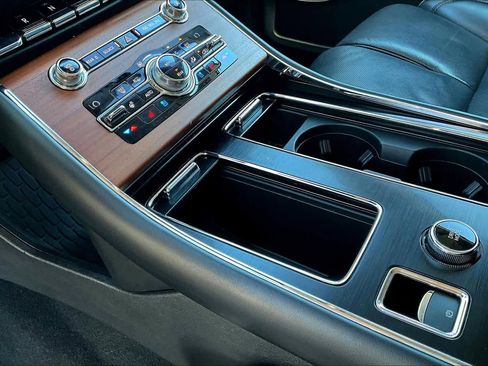 Used 2020 Lincoln Aviator Reserve w/ Equipment Group 202A image 15