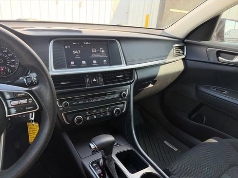 Used 2020 Kia Optima LX FWD image 17