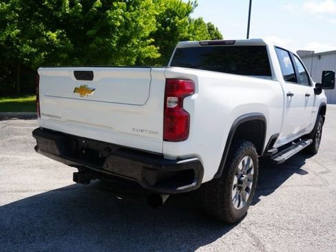 Used 2022 Chevrolet Silverado 2500 Custom w/ Custom Value Package AWD/4WD image 4