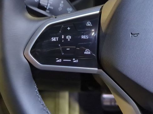 New 2025 Volkswagen ID. Buzz Pro S RWD image 34