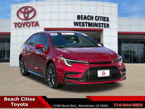 Certified 2025 Toyota Corolla SE image 1