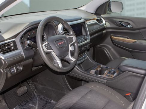 Used 2022 GMC Acadia SLE w/ Driver Convenience Package image 9