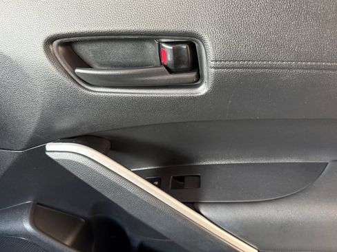 Certified 2025 Toyota Corolla Cross LE image 21