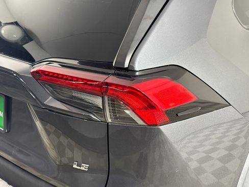 Used 2020 Toyota RAV4 LE image 33