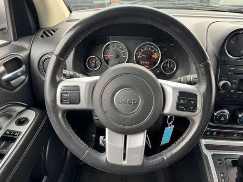 Used 2016 Jeep Compass Latitude AWD/4WD image 17