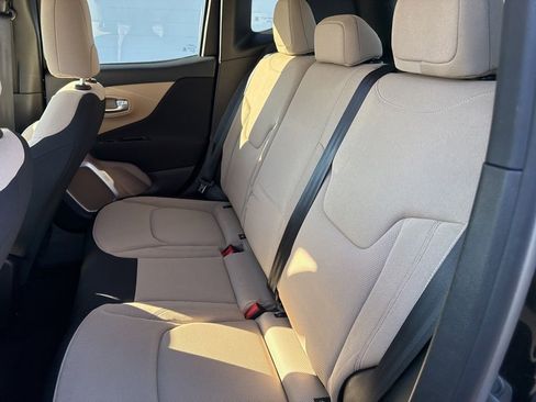 Used 2019 Jeep Renegade Sport w/ Sport Appearance Group image 12