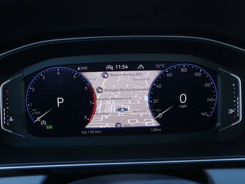 New 2025 Volkswagen Tiguan SE image 32