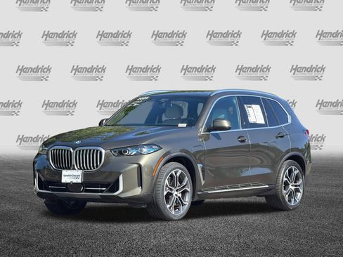 Certified 2025 BMW X5 xDrive50e w/ Premium Package AWD/4WD image 9