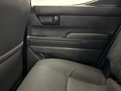 Used 2025 Toyota Tacoma SR5 AWD/4WD image 33