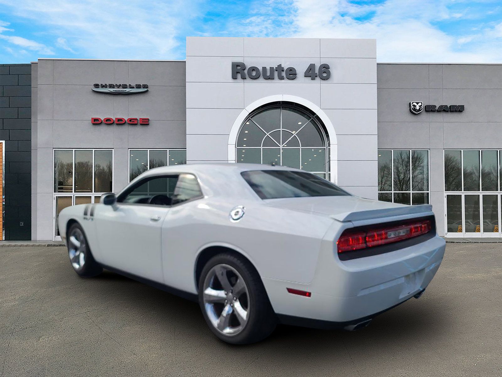 Used 2013 Dodge Challenger R/T Plus RWD image 2