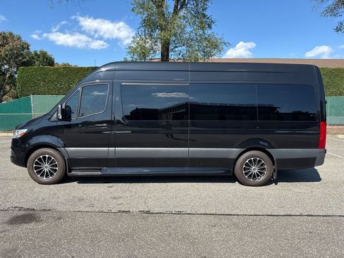 Used 2019 Mercedes-Benz Sprinter 170 w/ Driver Convenience Package image 4