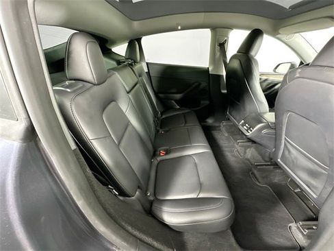 Used 2023 Tesla Model Y Performance image 24