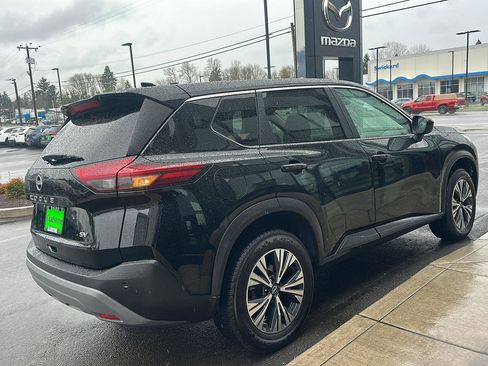 Used 2023 Nissan Rogue SV image 6