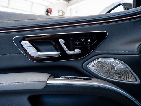 Used 2022 Mercedes-Benz EQS 580 580 image 33