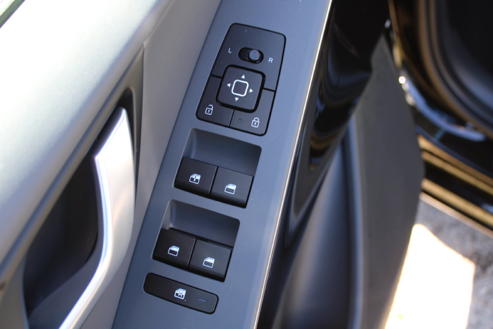 New 2026 Kia Niro EX FWD image 18
