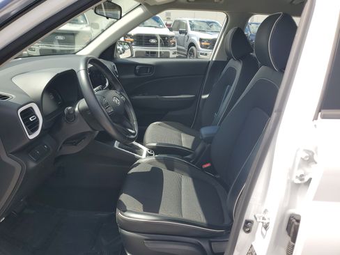 Used 2023 Hyundai Venue Limited w/ Cargo Package image 17