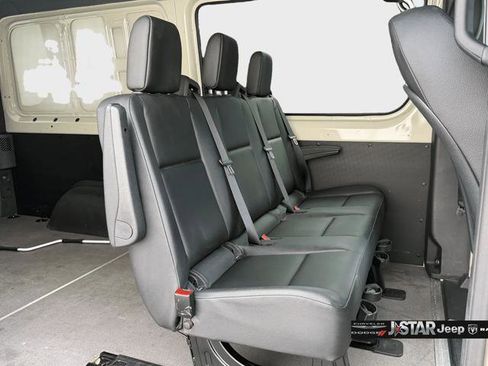 Used 2024 Mercedes-Benz Sprinter 2500 image 19