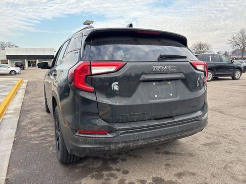 Used 2023 GMC Terrain SLE w/ Driver Convenience Package image 10