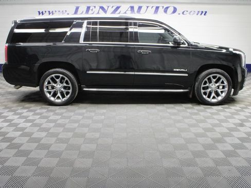 Used 2019 GMC Yukon XL Denali AWD/4WD image 2