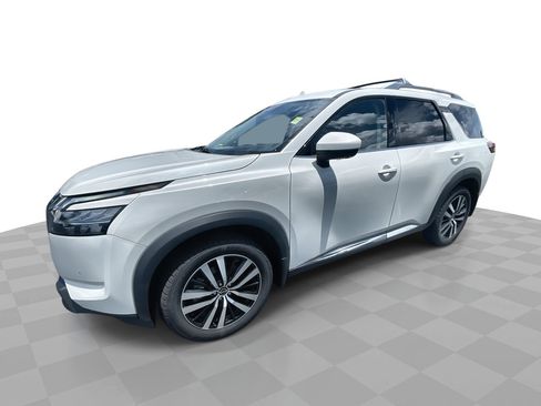 Used 2024 Nissan Pathfinder Platinum w/ Cargo Package FWD image 1