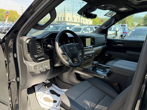 Used 2026 Chevrolet Silverado 1500 ZR2 AWD/4WD image 13