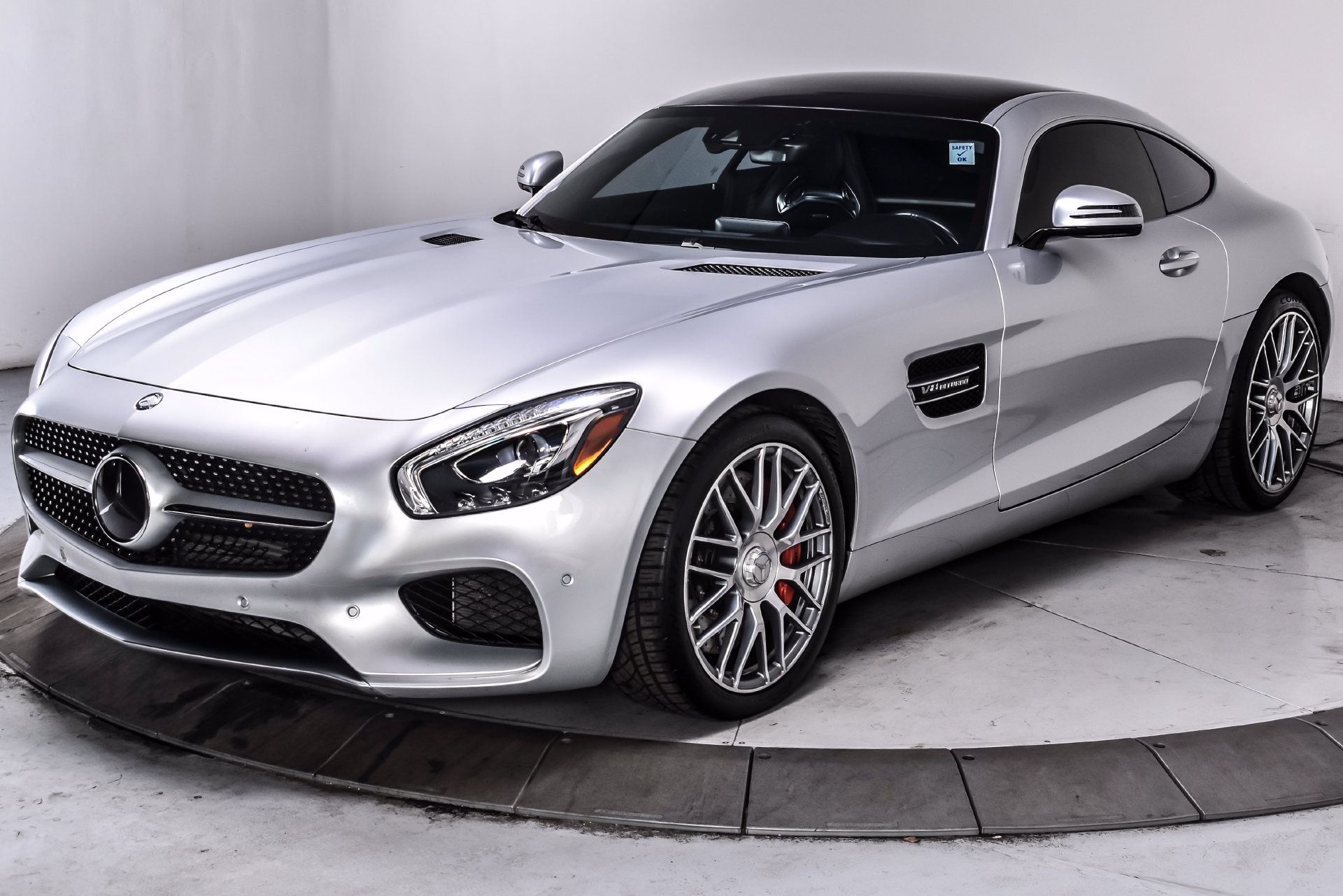 Used 2016 Mercedes-Benz AMG GT S image 3