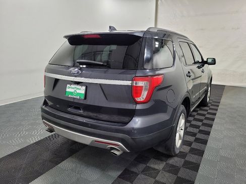 Used 2017 Ford Explorer XLT w/ Equipment Group 202A AWD/4WD image 9