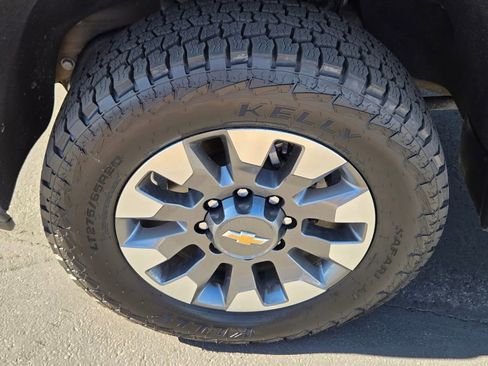 Used 2024 Chevrolet Silverado 2500 Custom w/ Custom Value Package image 9