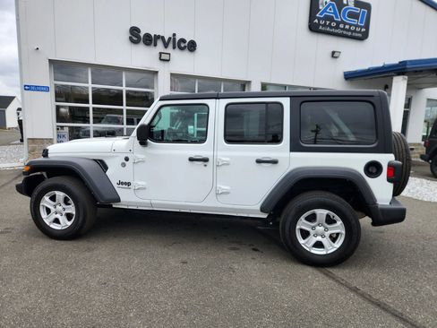Used 2022 Jeep Wrangler Unlimited Sport AWD/4WD image 9