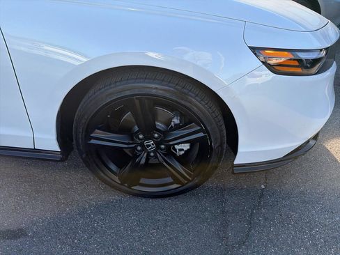 Used 2025 Honda Accord Sport image 4
