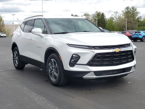 Used 2023 Chevrolet Blazer LT w/ Convenience Package AWD/4WD image 2