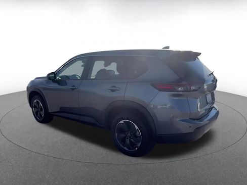 Used 2025 Nissan Rogue SV image 10