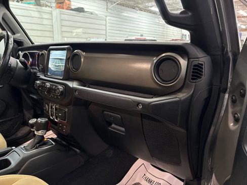 Used 2020 Jeep Gladiator Sport w/ Quick Order Package 24S image 27
