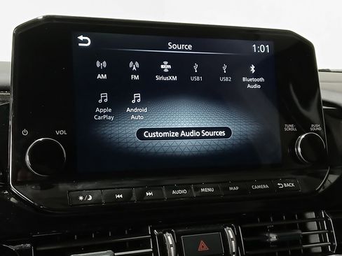 Used 2025 Nissan Pathfinder SL AWD/4WD image 23