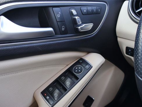 Used 2020 Mercedes-Benz GLA 250 4MATIC image 18