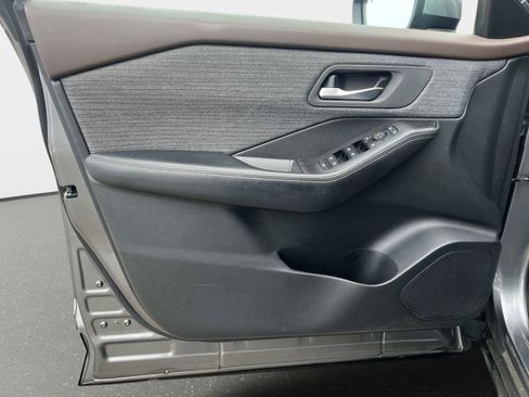 Certified 2023 Nissan Rogue SV image 18