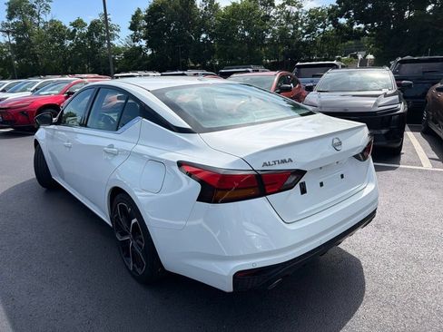 Used 2024 Nissan Altima 2.5 SR FWD image 7