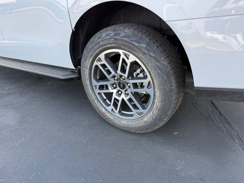 New 2026 Ford Expedition Max Active AWD/4WD image 9