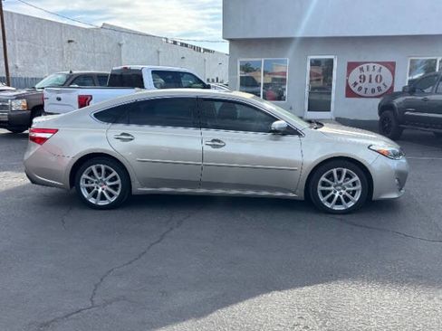 Used 2013 Toyota Avalon Limited w/ Technology Pkg FWD image 2
