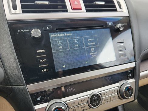 Used 2017 Subaru Outback 2.5i Limited image 16